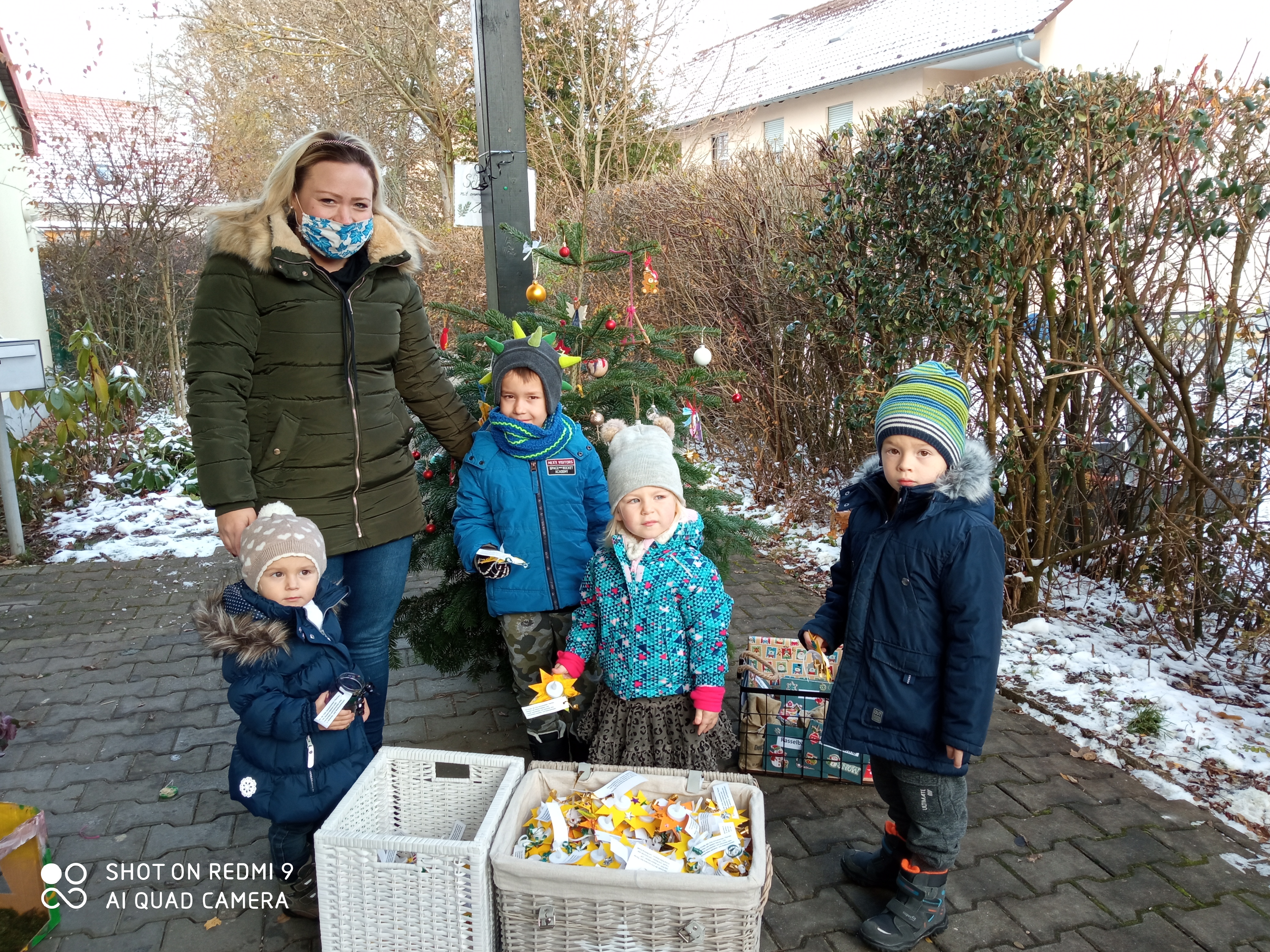 Die Kita Sonnenschein bastelt Lichter für unsere Patienten