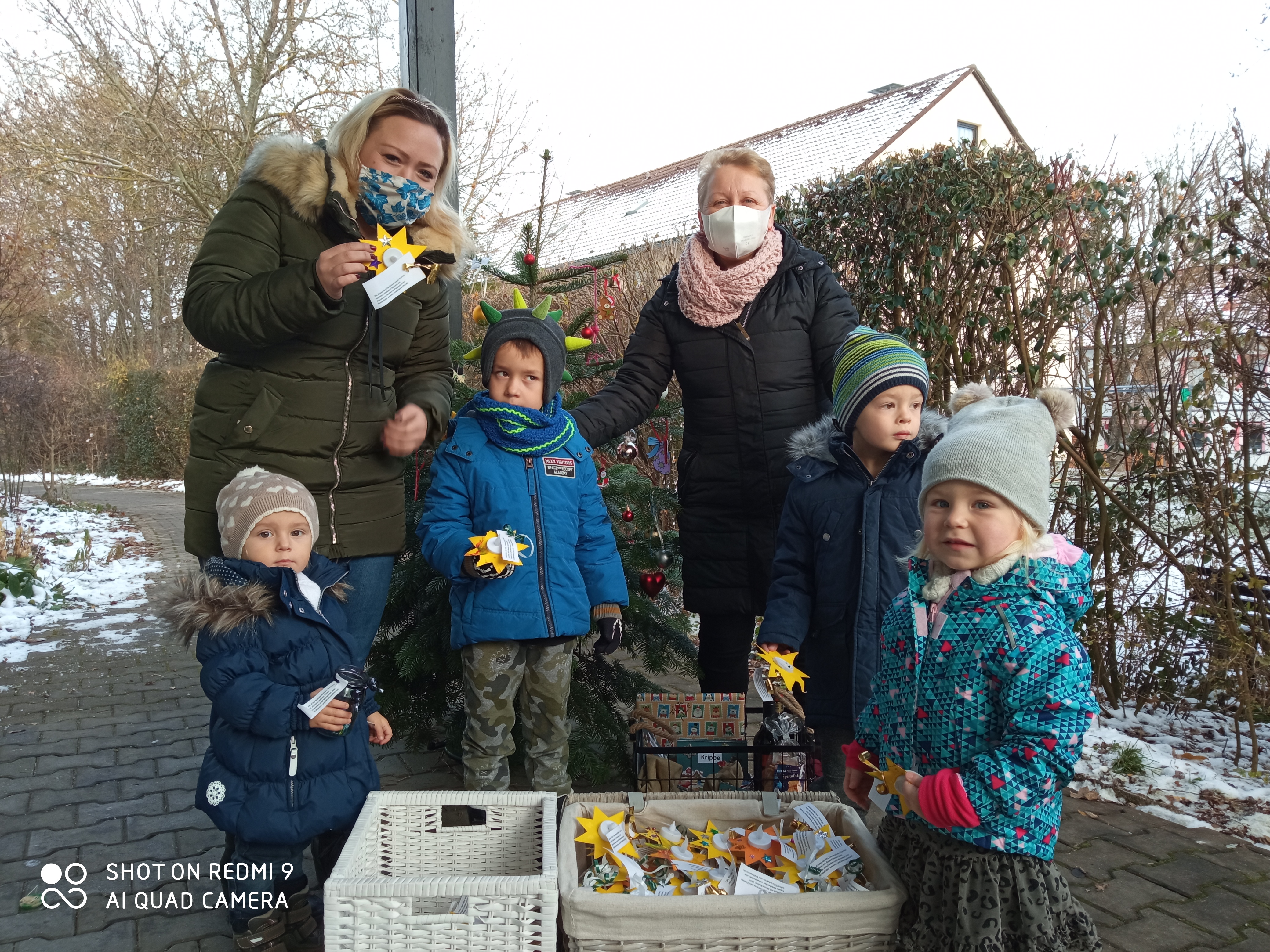 Die Kita Sonnenschein bastelt Lichter für unsere Patienten
